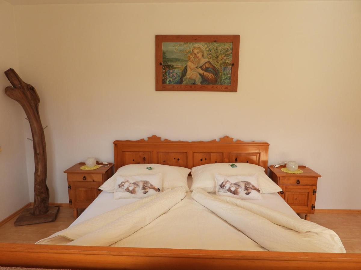 Bio-Bauernhof Einberghof Apartment Pfarrwerfen Bagian luar foto