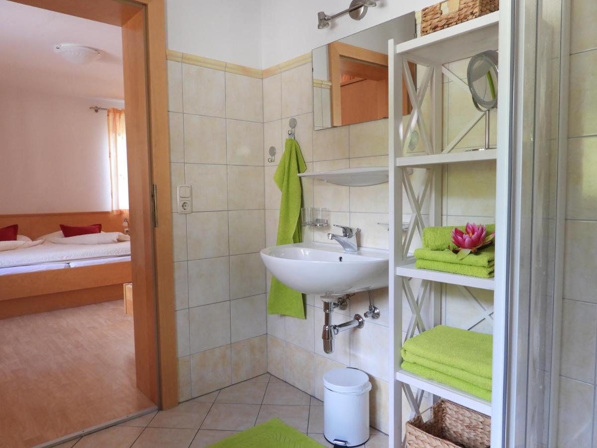 Bio-Bauernhof Einberghof Apartment Pfarrwerfen Bagian luar foto