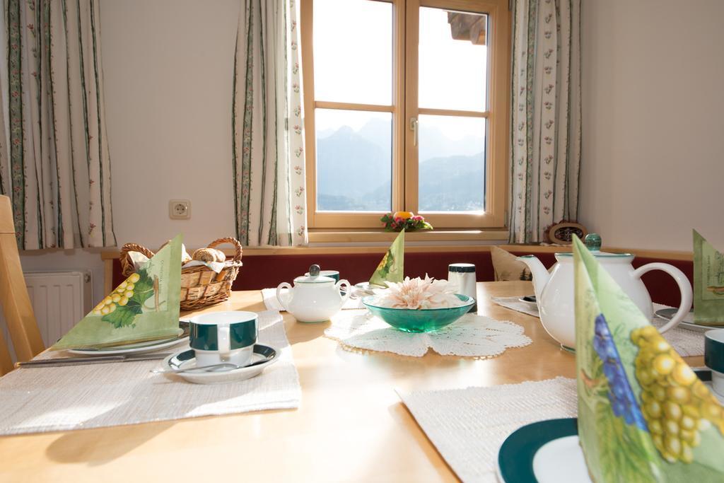 Bio-Bauernhof Einberghof Apartment Pfarrwerfen Bagian luar foto