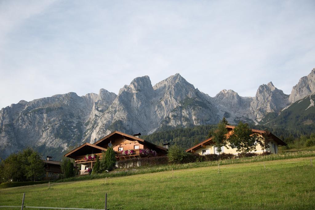 Bio-Bauernhof Einberghof Apartment Pfarrwerfen Bagian luar foto