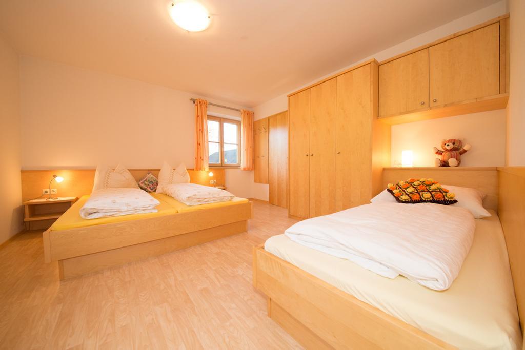 Bio-Bauernhof Einberghof Apartment Pfarrwerfen Ruang foto